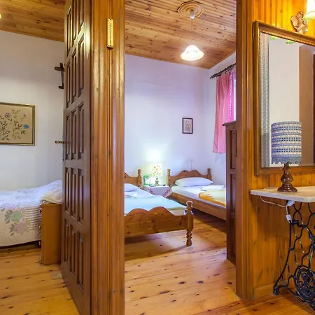 Apartmán Nikoleri & *