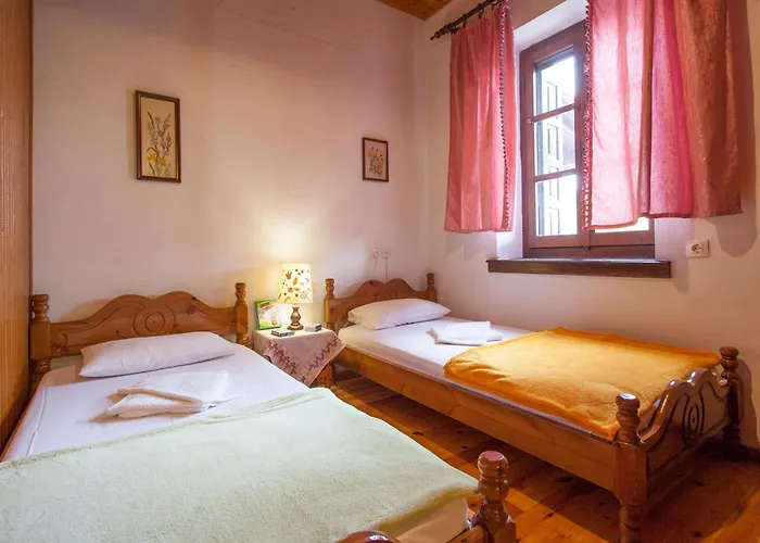 Nikoleri & Lägenhet