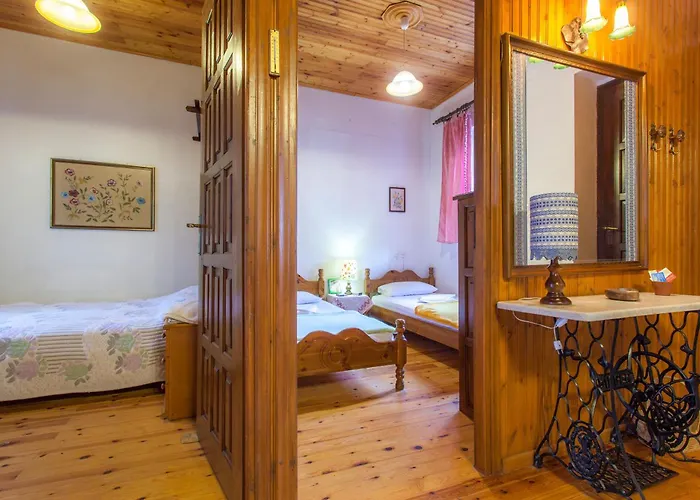 Lägenhet Nikoleri & *