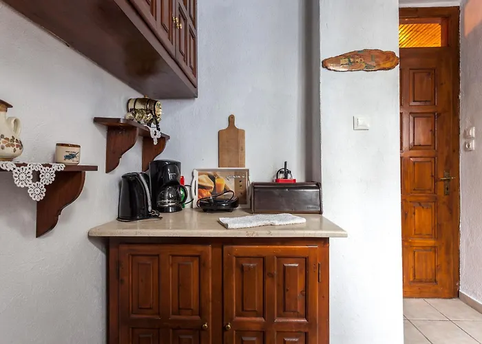 Nikoleri & Lägenhet Lefokastro