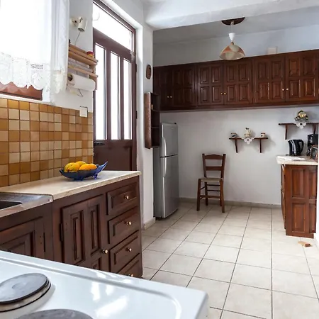 Nikoleri & شقة ليفوكاسترو