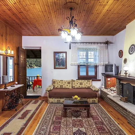 Apartment Nikoleri &