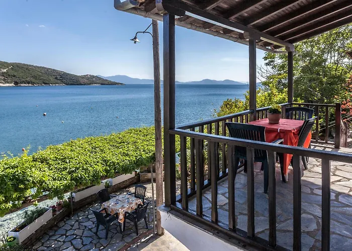 Apartment Nikoleri &